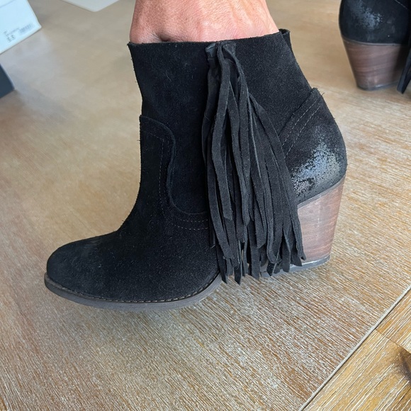 Steve Madden Tassle Boots size 6 - Picture 5 of 8